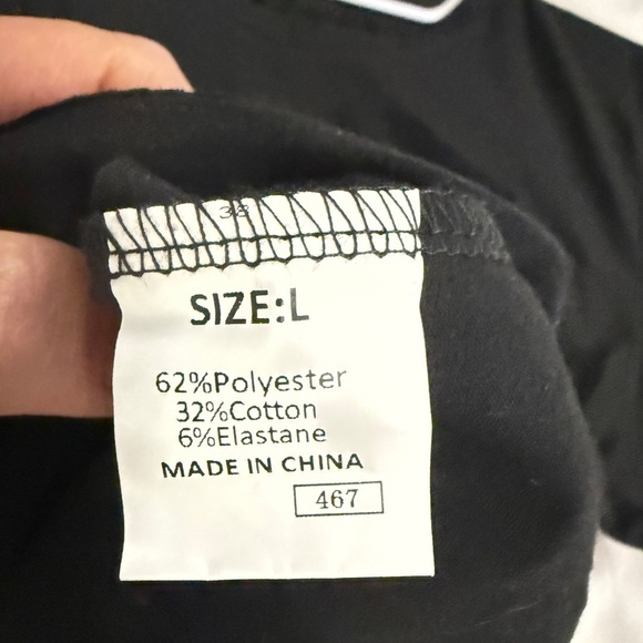 Rhinestone Skull graphic tee - Picture 5 of 5